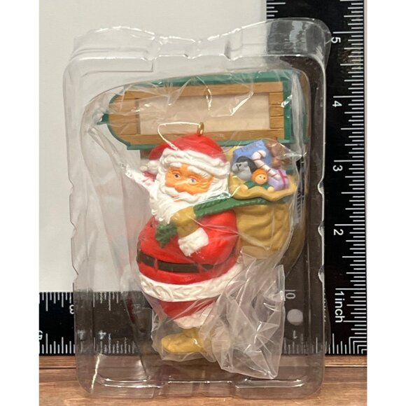 1989 HALLMARK KEEPSAKE ORNAMENT A VISIT FROM SANTA ADD YOUR NAME - Picture 4 of 8